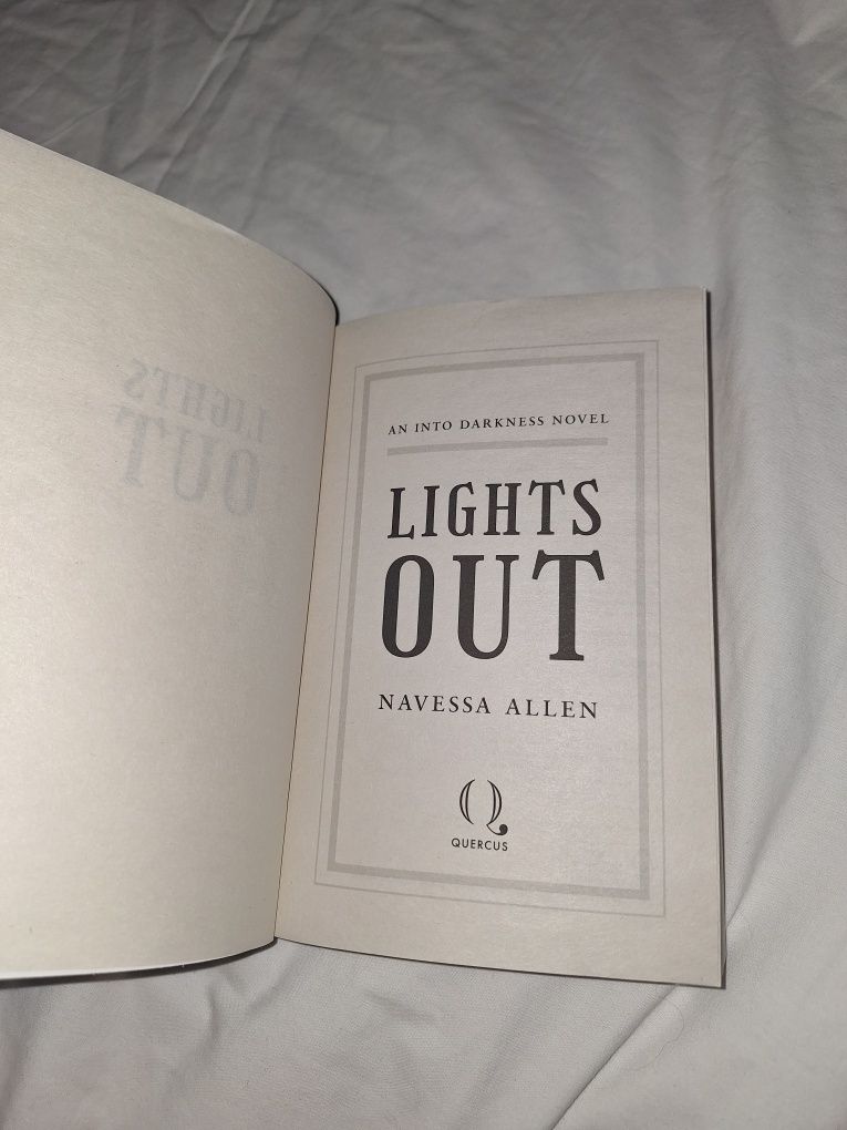 Lights Out - Into Darkness Series
Издател: Quercus Publishing
Автор: N