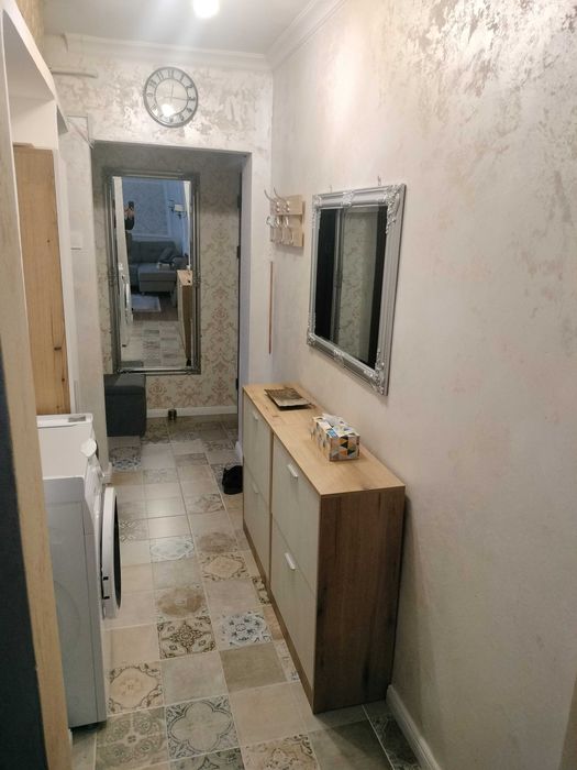 Inchiriez apt cu 3 camere in Craiova/Regim Hotelier/Targul de craciun