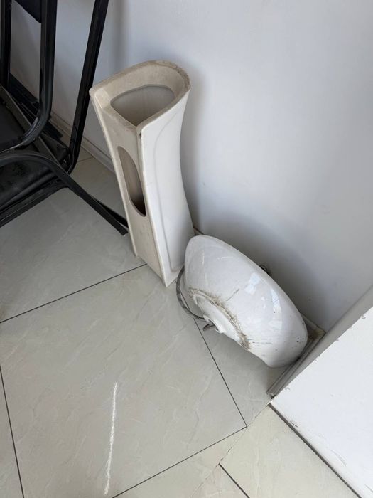 Parta va stullar sotiladi