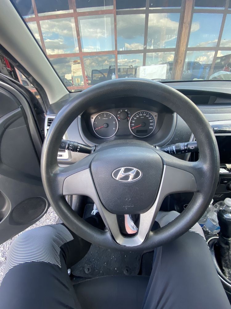 Hyundai i20 1.4CRDi Хюндай и20(na chasti)