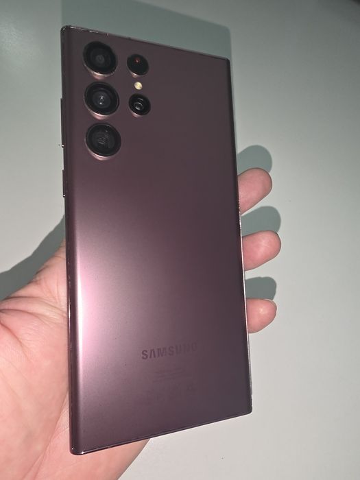 Galaxy S22 Ultra 5G/12/256GB Отличен