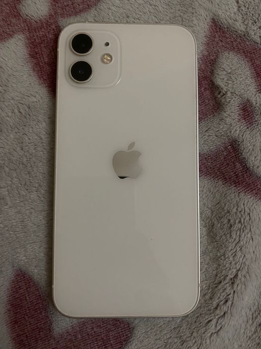 Продам Iphone 12