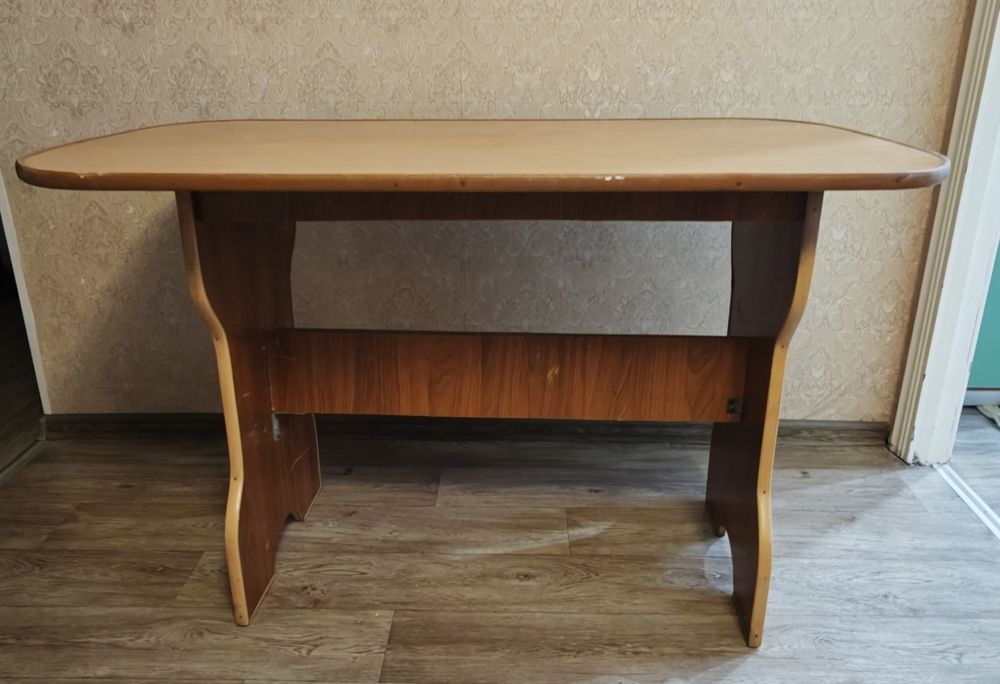 Продам кухонный стол