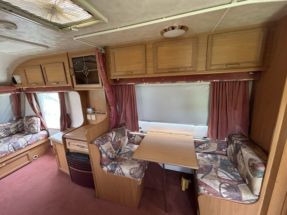 vand caravana Rialto 550-4 , 4 persoane