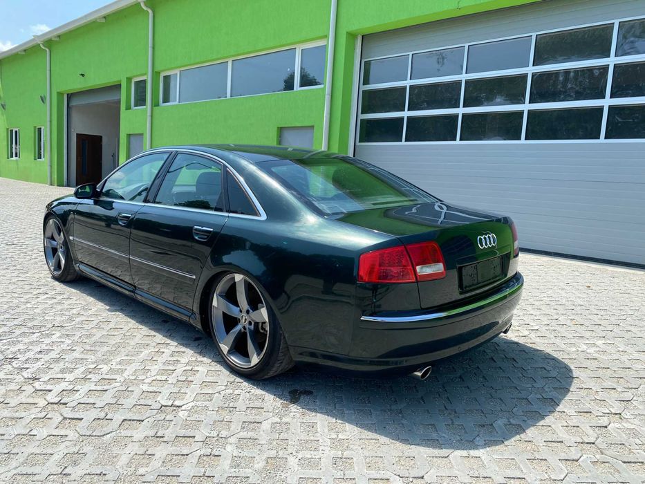 AUDI S8 На части