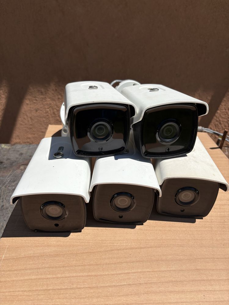 Vand sistem video de supraveghere Hikvision cu DVR utilizat