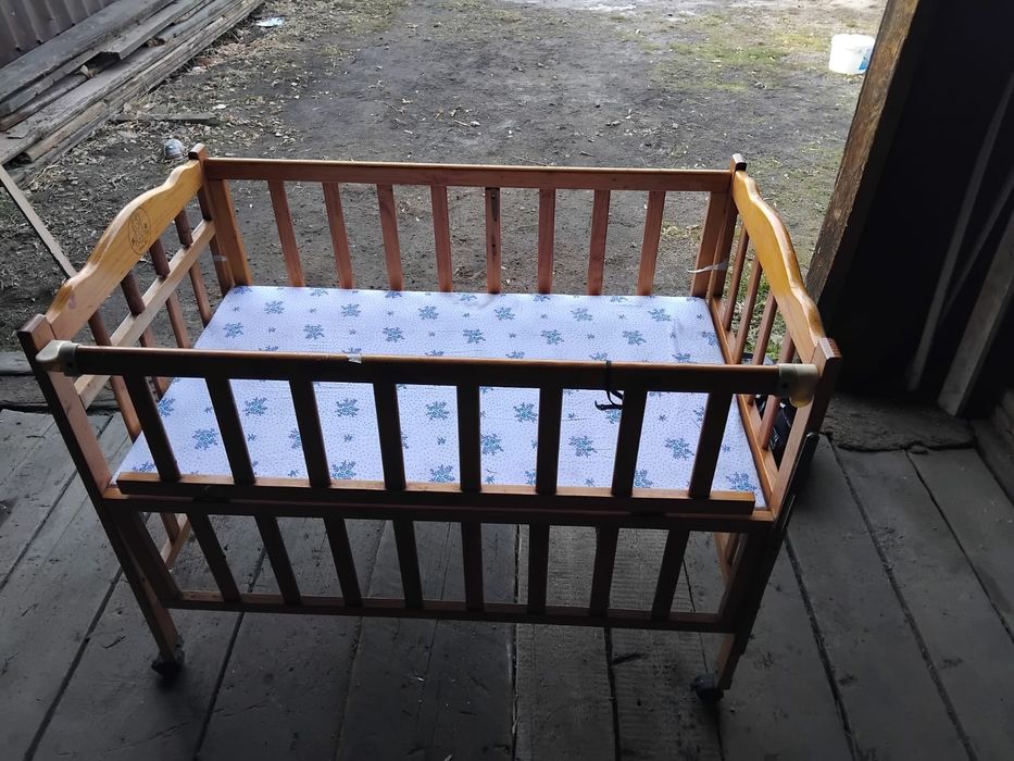 Продаю манеж кровать