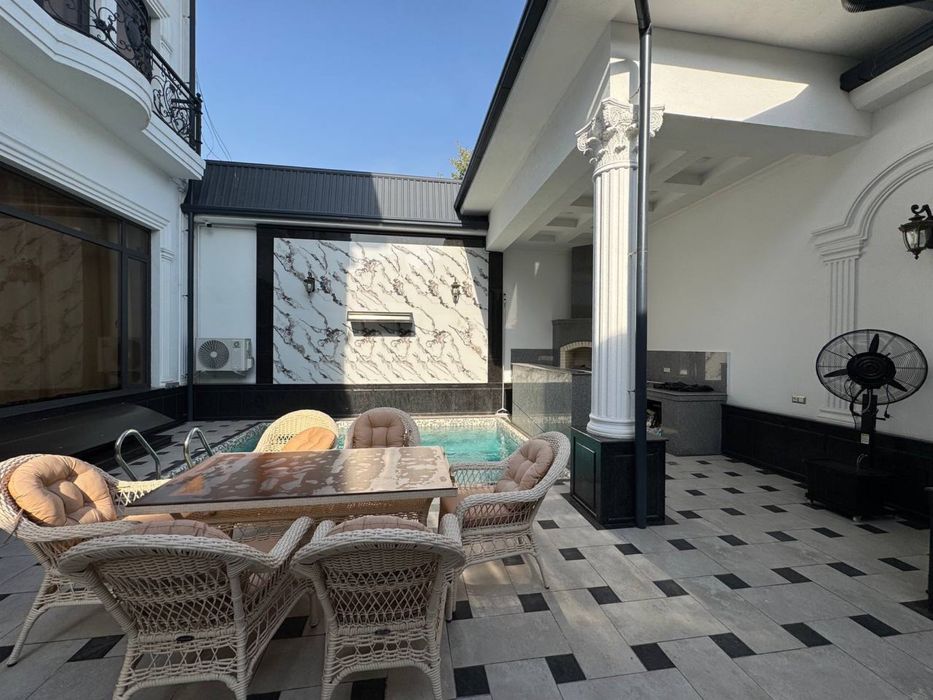 Продаётся УЧАСТОК 4,3 соток 3 уровней 6 комнат на Циалковском