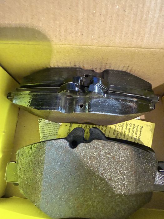 Накладки предни W211 textar 2374303