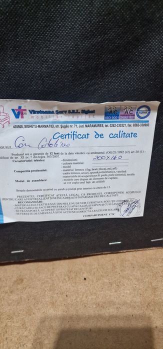 Vând canapea urgwnt