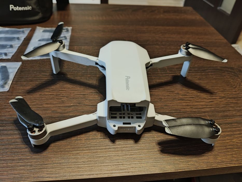 Drona Potensic Atom 4k gimbal 3 axe Fly more combo