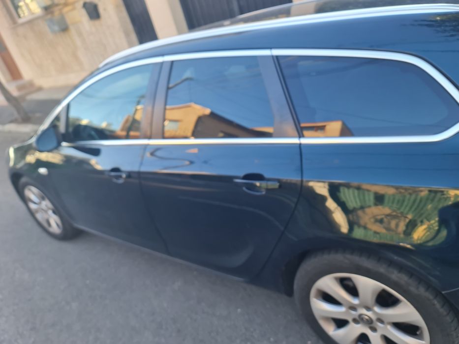 Vând Opel astra j 2015