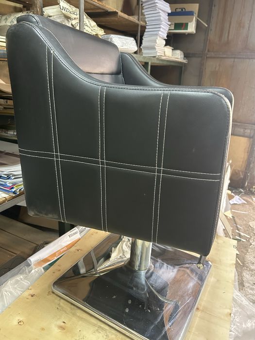 Фризьорски стол БЕЗ ЗАБЕЛЕЖКИ