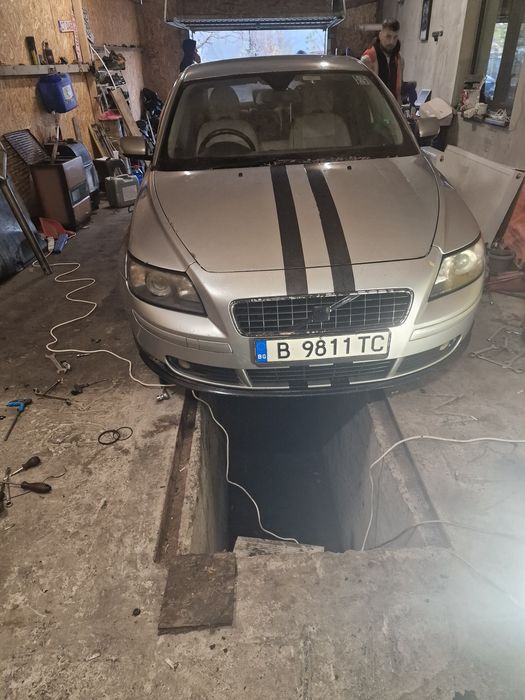 Volvo s40 2.0 diesel doar dezmembrez nu o vand întreaga