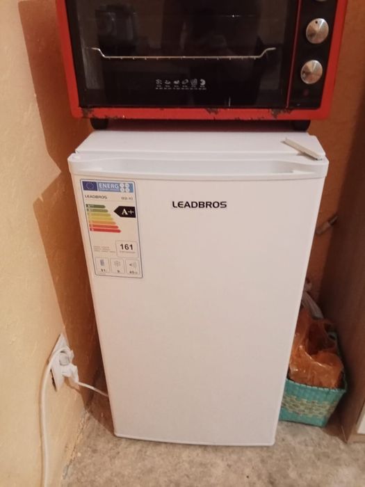 холодильник офисный почти новый