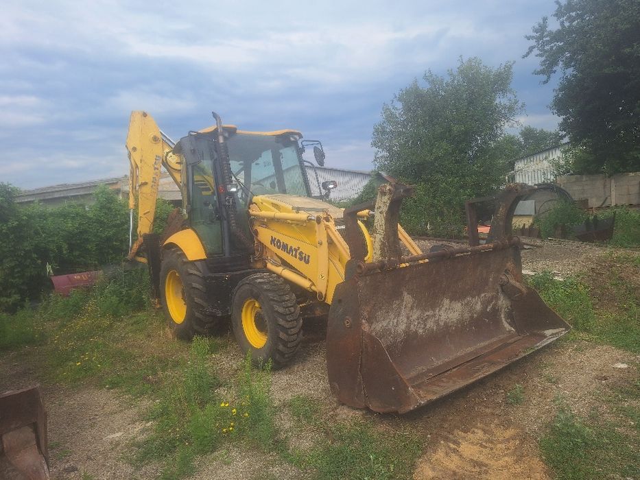 Buldoexcavator komatsu wb93r