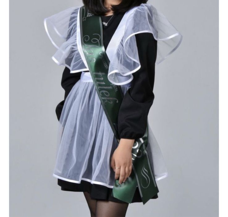 Продам фартук белый школьный