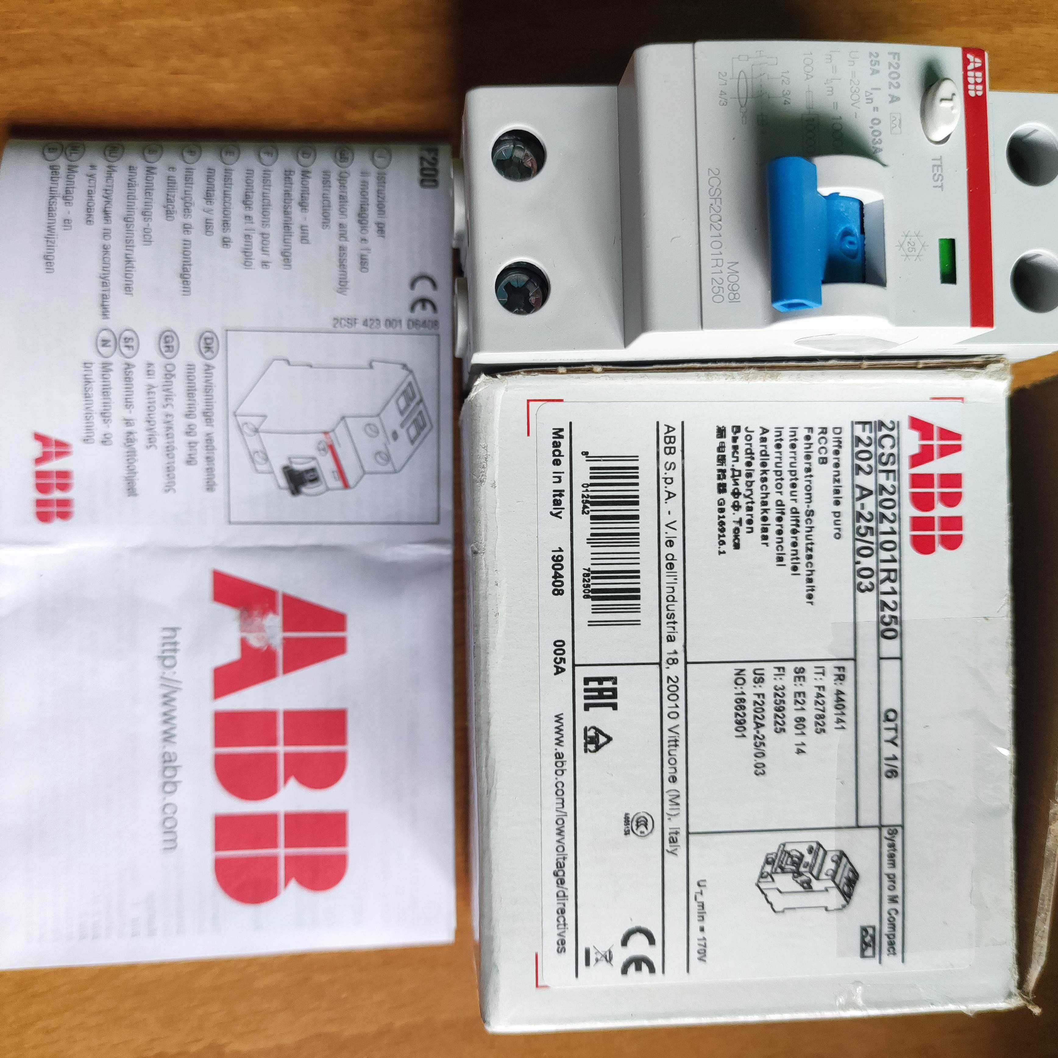 Дефектнотокова защита ABB 2P тип AC 25 A, 30 mA, 10 kA, F202 A-25/0.03