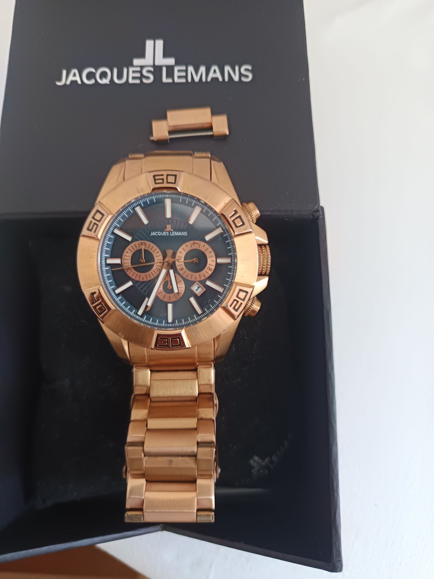 Часовник Jacques lemans