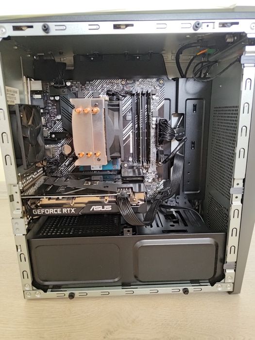 Sistem Desktop PC Gaming ASUS G10DK