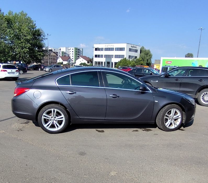 Vând Opel Insignia Euro 5 sau Schimb cu Hibrid