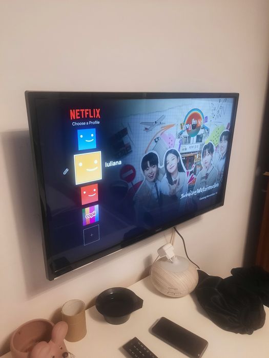 Televizor SmartTv Horizon de 81 cm în garanție