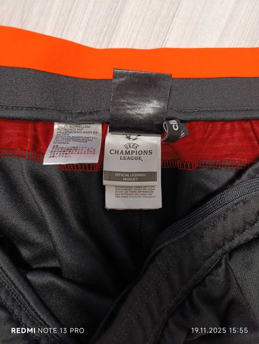 ''Adidas Manchester United''оригинално мъжко долнище Л размер