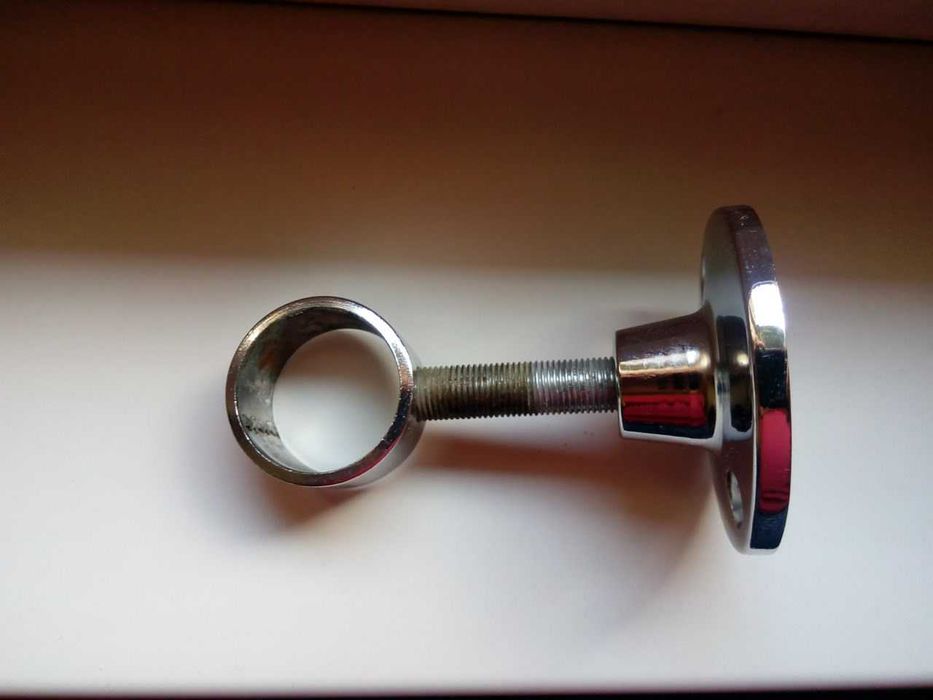 крепление для змеевика (полотенцесушилки)