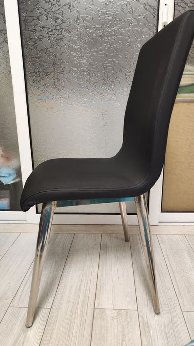 Masa extensibila cu 6 scaune