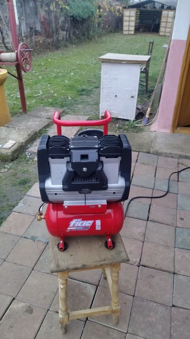 Vând compresor silențios