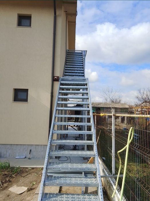 Confectionam scarii metalice zincate exterioare și pentru incendii , p