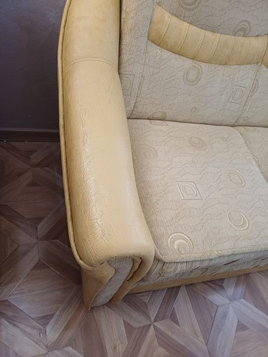 Vând canapea extensibila
