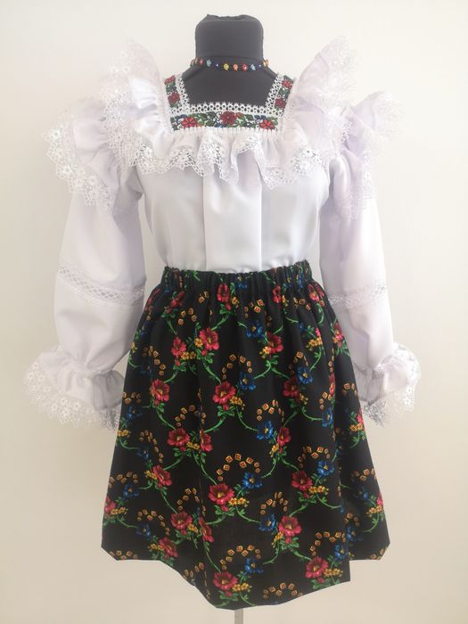 Costum tradițional de Maramureș pentru doamne