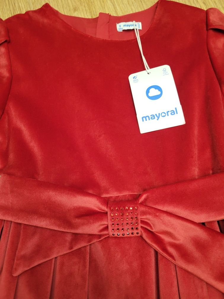Нова червена рокля Mayoral, 8г.