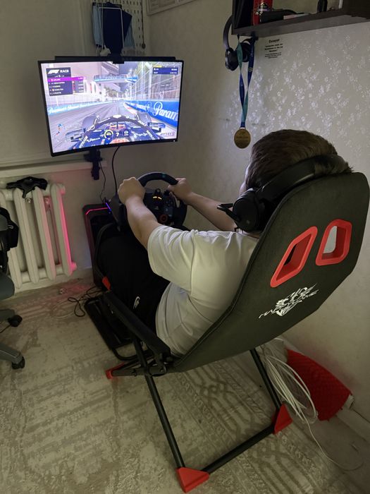 Кокпит для симрейсинга