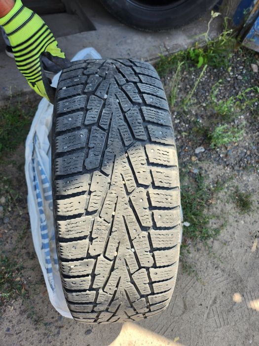 Продам резину зимнюю  205×55×16