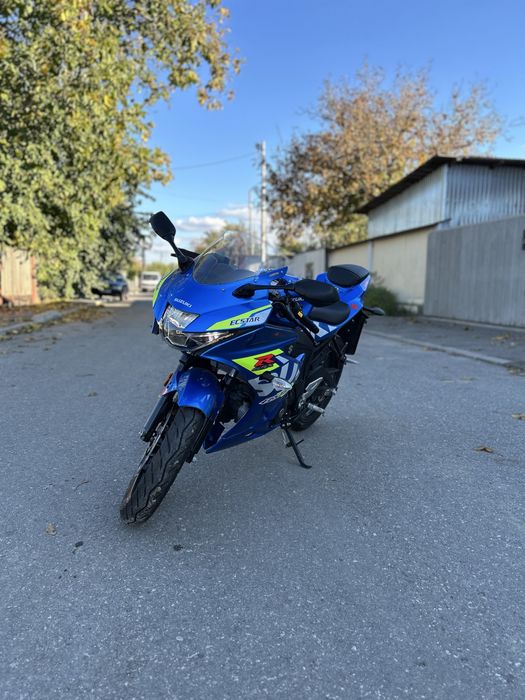 Suzuki GSX-R125 (2023) – doar 850 km, ca nouă