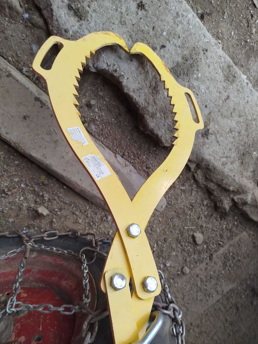 Clești forestiere pentru buștean