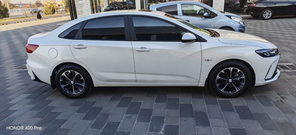 Monza srochni sotiladi 15900$