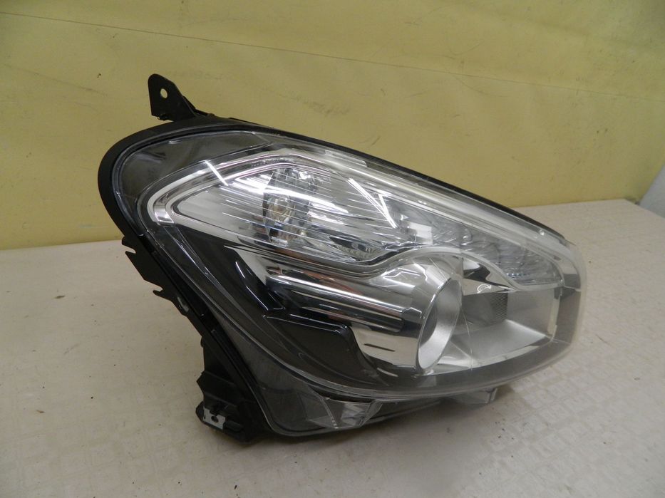 Far dreapta Nissan Qashqai facelift Xenon, 2010, 2011, 2012, 2013, cod origine 26010-BR60B.