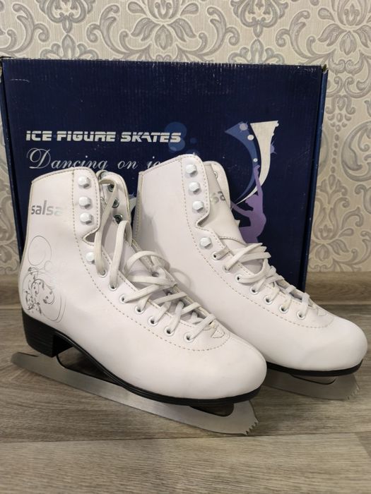 Продам коньки женские