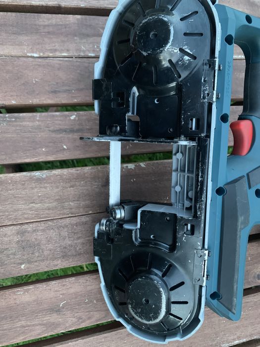 Bosch GCB 18V-63/акумулаторен лентов трион