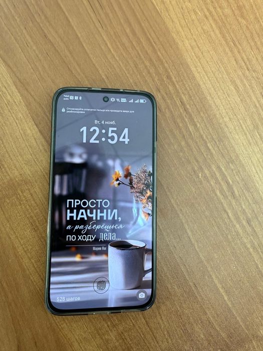Продам смартфон HONOR 400