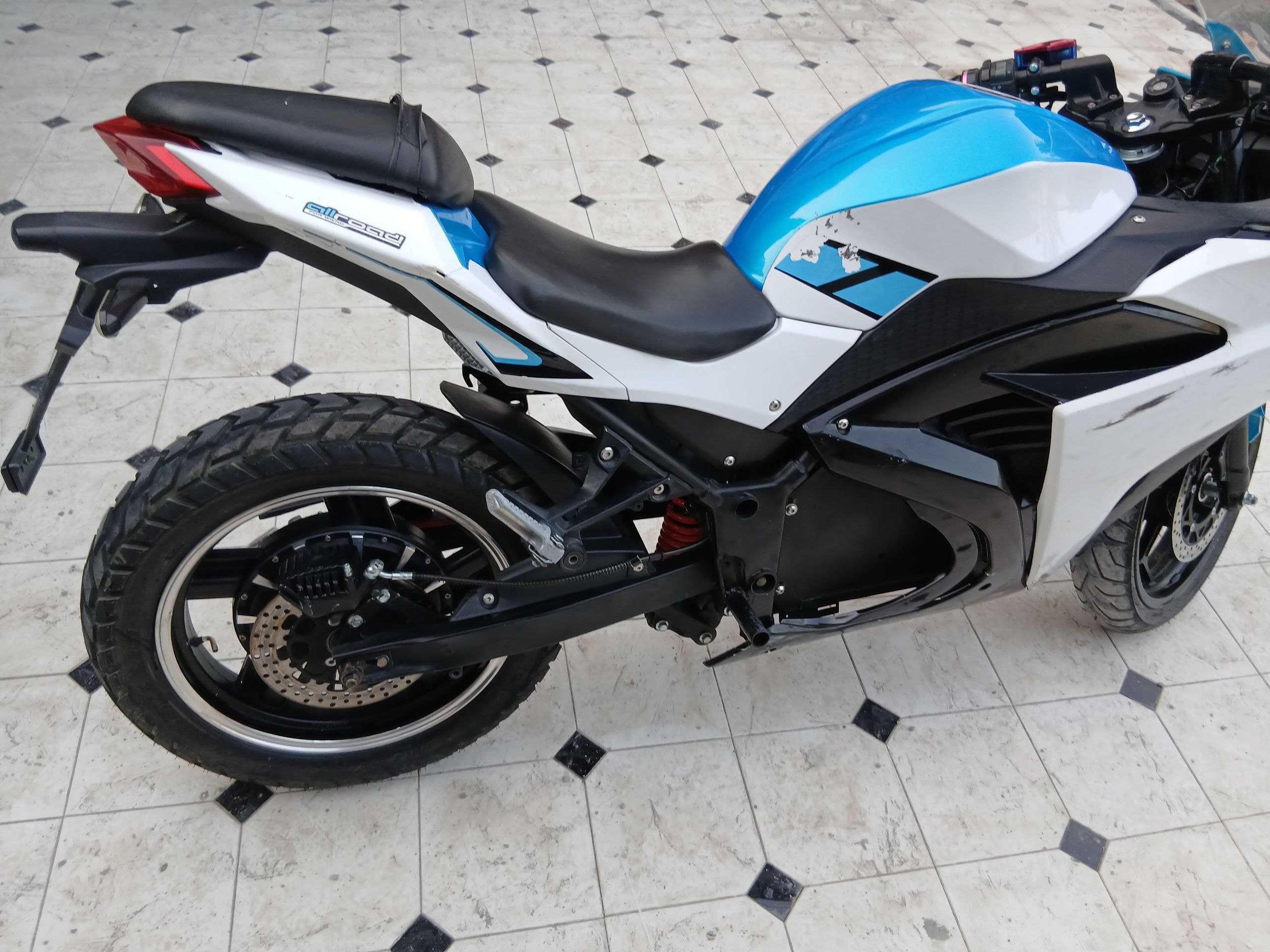 Elokrto bayk R3 BMW