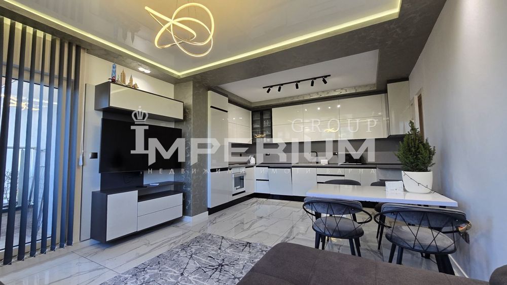 Дава се под наем Тристаен апартамент в Варна, Бриз - 92 кв.м за 1275 € - Снимка #2