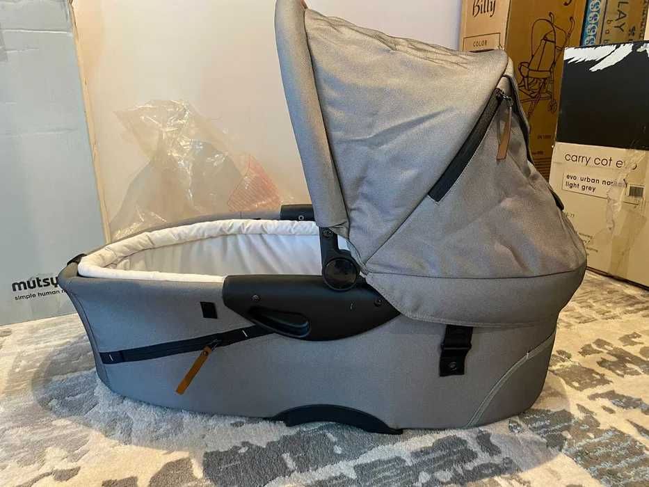 Mutsy Evo кош за новородено Urban Nomad Light