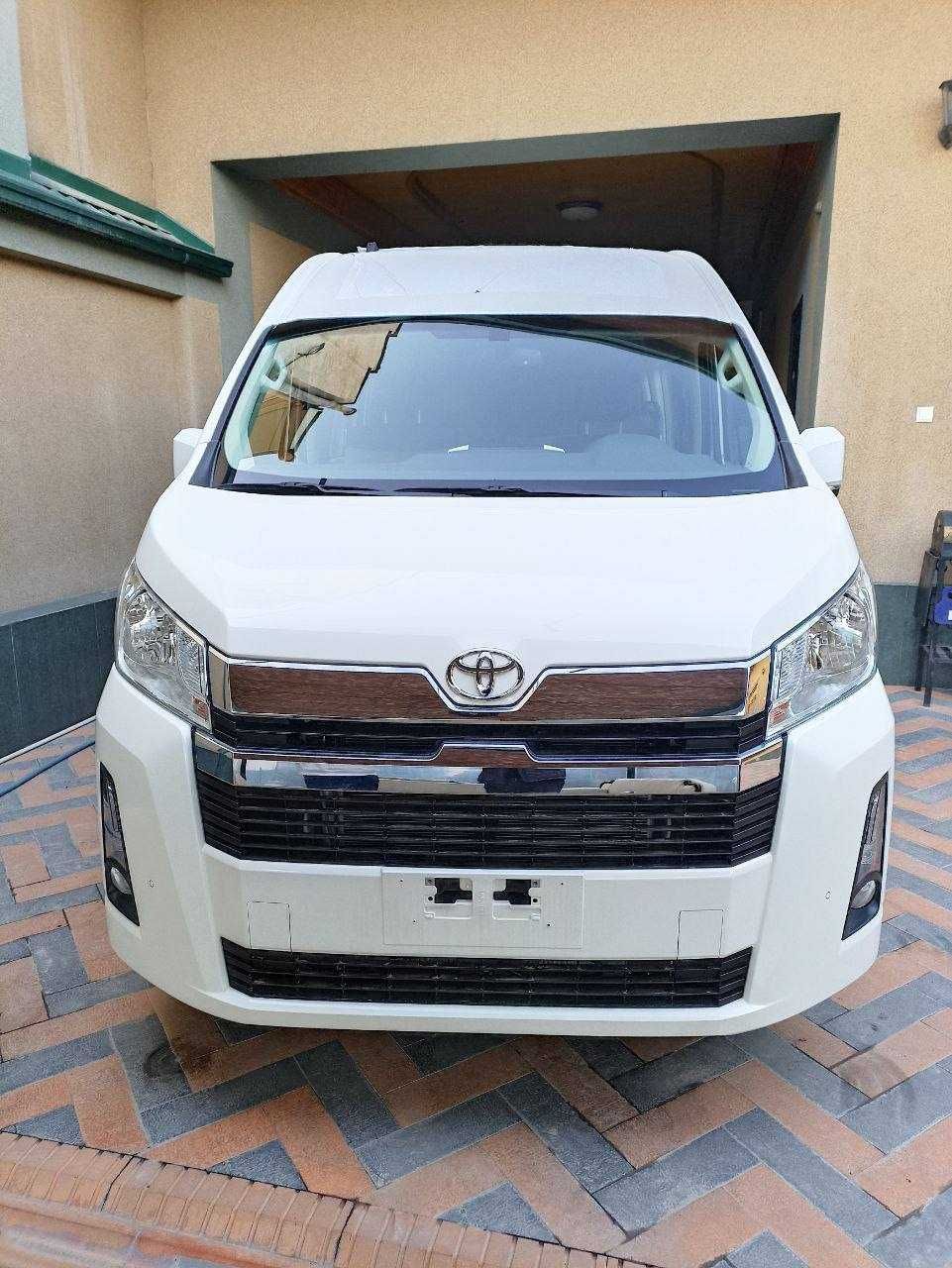 Sayoxat uchun transport avtobuslar (Саёхат учун транспортлар)