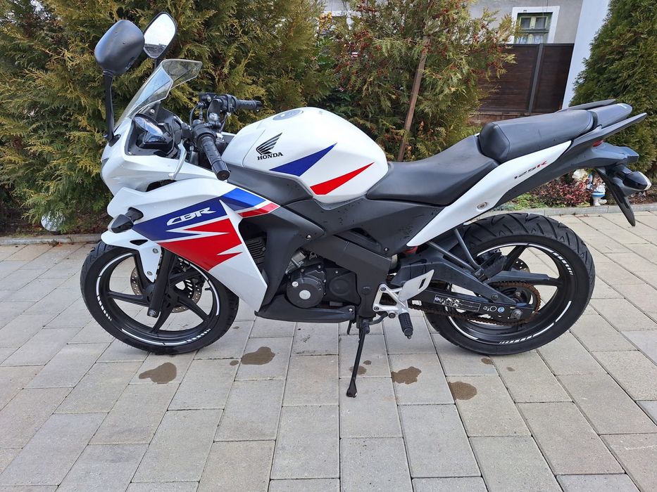 Honda CBR 125 (yzf duke mt)