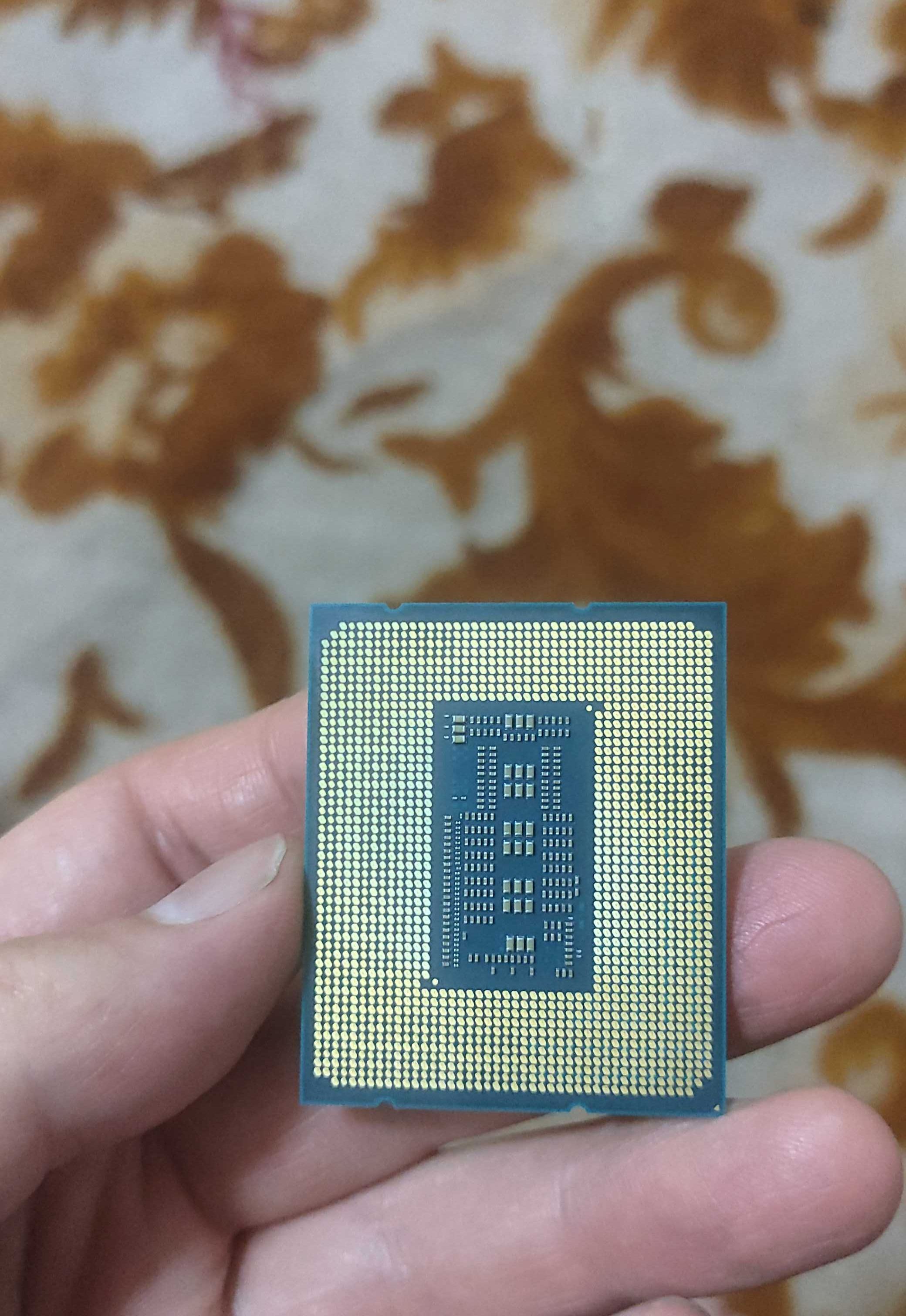 продам процессор Intel core i 7 14700k в отличном состоянии.