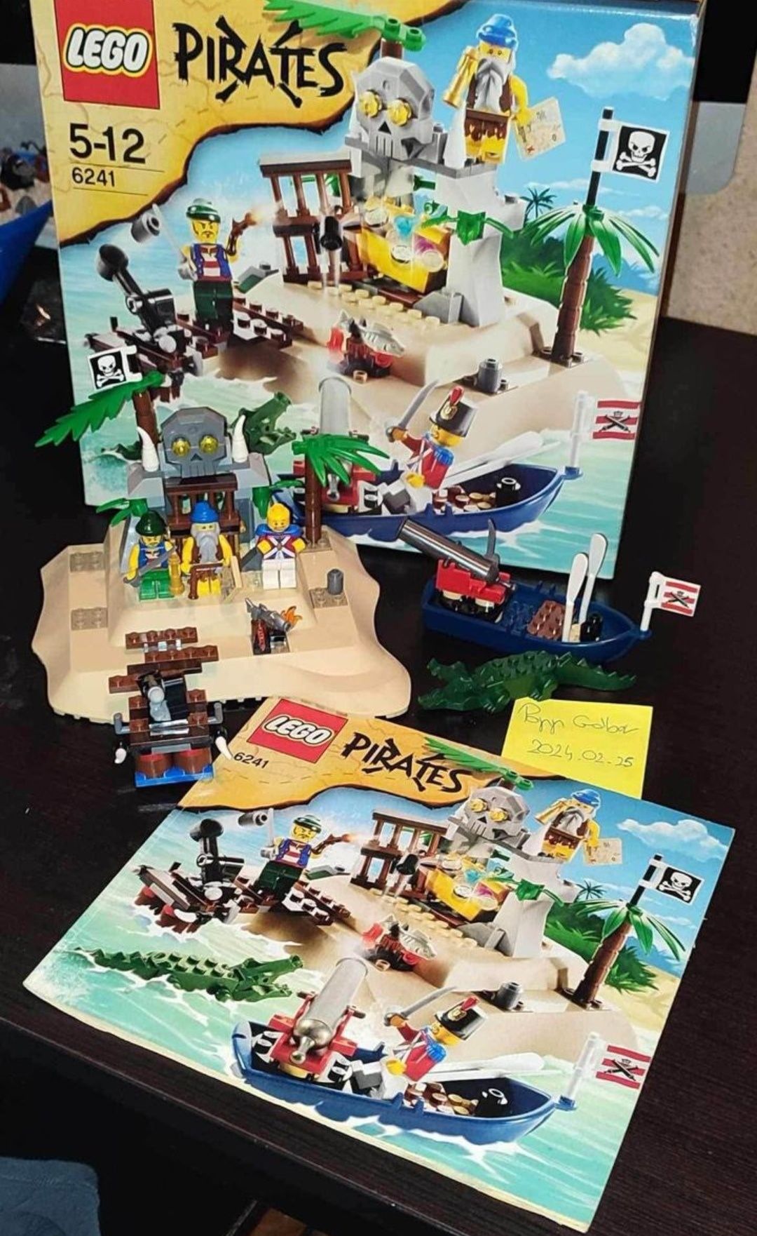 LEGO Pirates Loot Island 6241